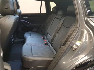 Volkswagen Tiguan Volkswagen Tiguan 1.5 eTSI 150pk DSG/AUT R-Line LEDER, Wegklapbare trekhaak, Panoramadak - afbeelding nr 25