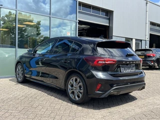 Ford Focus Ford Focus 1.0 EcoBoost Hybrid ST Line 125PK Winterpack Cruise Navi Camera SYNC4 Climate Privacy Glass Parkeersensoren *Sportief* - afbeelding nr 13