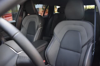 Volvo V60 Volvo V60 T6 350pk AWD Plus Dark | 19'' | Trekhaak | Harman/Kardon | 360 - afbeelding nr 4