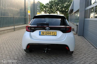 Toyota Yaris Toyota Yaris 1.5 Hybrid Executive | Panoramadak | JBL Sound | Trekhaak | Head Up | 17 Inch | Stuurverwarming. - afbeelding nr 14