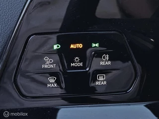 Volkswagen Golf Volkswagen Golf 1.5 eTSI R-Line Panorama/HUD/Harman Kardon/Keyless - afbeelding nr 22