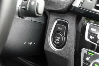 BMW 3 Serie BMW 320i Touring M-sport LEDER LED NAVI 184PK NAP AUTOMAAT - afbeelding nr 25