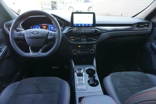 Ford Kuga Ford Kuga 2.5 PHEV ST-line X Graphite Tech 225PK Adaptieve Cruise Navi Camera Climate Stoelverwarming Voorruit Verwarming B&O Head Up Keyless 19'' Inch Velgen *1500KG Trekgewicht* - afbeelding nr 4