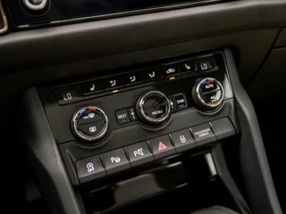 Škoda Kodiaq Škoda Kodiaq 1.4 TSI ACT Sport 150Pk Automaat (PANORAMADAK, APPLE CARPLAY, GROOT NAVI, 360 CAMERA, MEMORY SEATS, LEDER, STOELVERWARMING, GETINT GLAS, ELEK ACHTERKLEP, NIEUWE APK, NIEUWSTAAT) - afbeelding nr 10