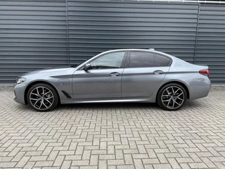 BMW 5 Serie BMW 5-serie 530e Bns Ed. Plus M-Sport Laser Pano 360 Camera Schuifdak - afbeelding nr 2