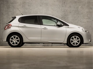 Peugeot 208 Peugeot 208 1.2 e-VTi Sport Automaat (NAVIGATIE, GETINT GLAS, LM VELGEN, SPORTSTOELEN, CRUISE, PARKEERSENSOREN, NIEUWE APK, NIEUWSTAAT) - afbeelding nr 4