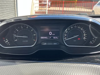 Peugeot 208 Peugeot 208 1.2 PureTech Allure 110 pk | dealer onderhouden | navigatie | trekhaak | climate | apple carplay | parkeersens. - afbeelding nr 34