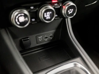 Renault Captur Renault Captur 1.3 TCe 140 Intens 141Pk Automaat (APPLE CARPLAY, GROOT NAVI, VIRTUAL COCKPIT, STOELVERWARMING, SPORTSTOELEN, CAMERA, KEYLESS, CRUISE, NIEUWSTAAT) - afbeelding nr 23