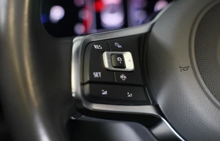 Volkswagen T-Roc Volkswagen T-Roc Cabrio 1.5 TSI R-Line / AUT / Acc / Digital Cockpit / Lane Assist / Dode Hoek / Leder / Camera / Navi / 20 Inch - afbeelding nr 10