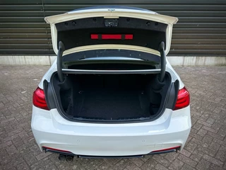 BMW 3 Serie BMW 3 Serie 320i M-PERFORMANCE VIRTUAL|M STOEL|LEDER|20'' M|CARPLAY - afbeelding nr 10