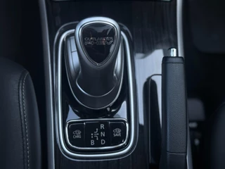 Mitsubishi Outlander Mitsubishi Outlander 2.0 PHEV 4x4 | Luxe | Rockford Audio | 360° Camera | Navi | Schuif-/kanteldak - afbeelding nr 25