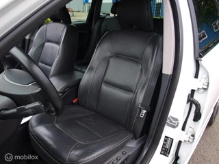 Volvo V70 Volvo V70 AWD 2.4 D5 215 Aut6 Leer Xenon 18Velgen Pdc Mooi!! - afbeelding nr 9
