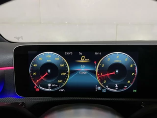Mercedes-Benz A-Klasse Mercedes A-klasse 180 AMG Matgrijs Sfeerverlichting Carplay - afbeelding nr 36