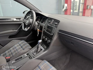 Volkswagen Golf Volkswagen Golf 1.4 TSI GTE 204PK Trekhaak/Carplay/LED/18