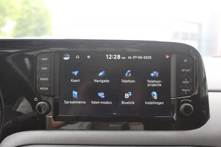 Hyundai i10 Hyundai i10 1.2 Premium Navi/Carplay/Cam/Pdc/wint/All weather 15