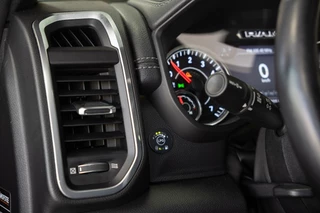 Dodge Ram 1500 Dodge Ram 1500 4X4 5.7 V8 4x4 Crew Cab Laramie Sport 1e Eig BTW Harman/Kardon, Panoramadak, Treeplank, Trekhaak - afbeelding nr 10