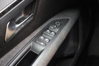 Peugeot 5008 Peugeot 5008 1.2 PureTech Executive 7 Persoons - Carplay, Cruise, Trekhaak - afbeelding nr 21