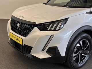 Peugeot 2008 Peugeot 2008 1.2 PureTech 130 GT Black Style Airco ECC Navi Carplay Cruise Control PDC VA + Camera Full LED 17