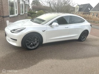 Tesla Model 3 Tesla Model 3 Standard RWD Plus 60 kWh PANORAMDAK STOELVERWARMING AUTOPILOT CAMERA NETTE AUTO!! - afbeelding nr 2