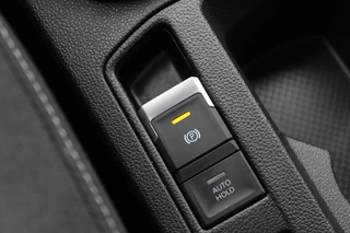 Volkswagen T-Roc Volkswagen T-Roc 1.5 TSI Sport / Trekhaak / Virtual Cockpit / Navigatie / Parkeerhulp V+A / Spiegelpakket / 17'' / Apple CarPlay / ACC - afbeelding nr 29