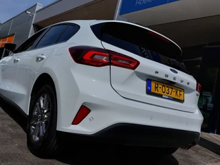 Ford Focus Ford Focus 1.0 EcoBoost 125pk Hybrid Titanium X | Navi | Apple Carplay + Android Auto | Clima | Cruise | Led Koplampen | Pdc V+A+Camera | Stoel+Stuurwielverwarming | Privacy Glass | 16''lm - afbeelding nr 46