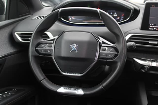 Peugeot 3008 Peugeot 3008 1.6 PureTech GT Line / Panoramdak / Camera / Navigatie / 19'' / Keyless / Half leder / Focal Audio / Dodehoek / Cruise Control - afbeelding nr 16