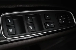 Mitsubishi Outlander Mitsubishi Outlander 2.0 PHEV Instyle+ | Schuifdak | Leder |  Stoel & stuurverwarming | Trekhaak | 360 camera | Adaptive cruise | Xenon | Climate control | Keyless - afbeelding nr 33
