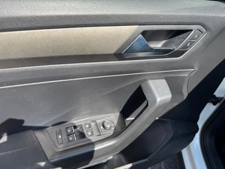 Volkswagen T-Roc Volkswagen T-Roc 1.0 TSI Style Airco/Lichtmetalen velgen/Navi/Apple Carplay - afbeelding nr 9