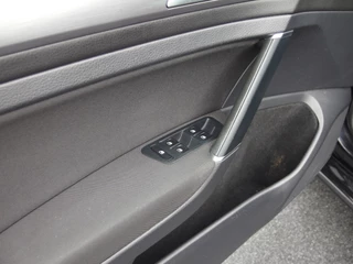 Volkswagen Golf AUTOMAAT / NAVI / CLIMA / PDC / CARPLAY / BLUETOOTH / ACC - afbeelding nr 26