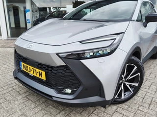 Toyota C-HR Toyota C-HR 1.8 Hybrid 140 First Edition | Navi | Sensoren v/a | El. Achterk - afbeelding nr 2