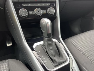Volkswagen T-Roc Volkswagen T-Roc Cabrio 1.5 TSI Style 150pk Automaat | Adaptieve Cruise | Stoelverwarming | Digitale Cock pit | Dealer onderhouden | Dodehoeksensoren - afbeelding nr 16
