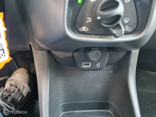 Toyota Aygo Toyota Aygo 1.0 VVT-i x-play 5 deurs airco, camera - afbeelding nr 13