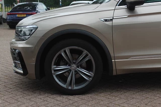 Volkswagen Tiguan Volkswagen Tiguan 1.4 TSI ACT Highline Bus. R-Line / Trekhaak / Panoramadak / 360Camera / 19'' / Virtual Cockpit / Apple CarPlay / DAB / Stoelverwarming / ACC - afbeelding nr 14