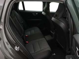 Volvo V60 Volvo V60 2.0 T6 AWD Essential Edition | Adaptive Cruise | Stoelverwarming - afbeelding nr 14