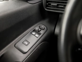 Citroën Berlingo Automaat (MARGE, GROOT NAVI, APPLE CARPLAY, CRUISE, AIRCO, ELEK PAKKET, ARMSTEUN, SPORTSTOELEN, PARKEERSENSOREN, STUURWIEL MULTIFUNCTIONEEL, NIEUWE APK, NIEUWSTAAT) - afbeelding nr 19