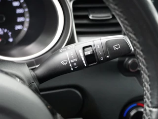 Kia Ceed - Climate control - Cruise control - LM velgen - Privacy glass - Trekhaak - Fabrieksgarantie tot 08-2025 - afbeelding nr 32