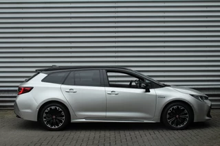 Toyota Corolla Touring Sports Toyota Corolla Touring Sports 2.0 Hybrid 184pk GR-Sport NL-Auto NAP 10 Jaar Garantie Clima Cruise  Carplay Camera Keyless 17