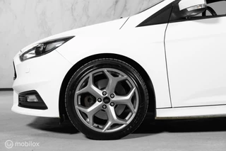 Ford Focus Ford Focus 2.0 EcoBoost ST-3|LEDER|CRUISE|STOEL&STUUR VERWARMING| - afbeelding nr 6