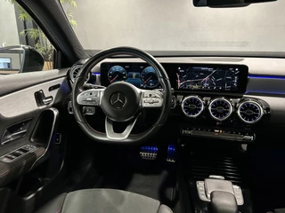 Mercedes-Benz A-Klasse Mercedes-Benz A-Klasse 250e AMG// Panoramadak // Memory // MultiBeam LED // Keyless // Magno Grijs // Augmented - afbeelding nr 3