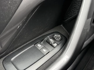 Peugeot 2008 Peugeot 2008 1.2 PureTech Blue Lion Navi, Airco,Cruise,Dealer Onderhouden,Pdc,Lm Velgen,Apk tot 12-2025 - afbeelding nr 26