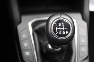 Ford Focus Ford Focus Wagon 1.0-125pk EcoBoost Mild-hybrid Titanium. Mooie, ruime, luxe en comfortabele Ford Focus wagon ! Volautm. airco dual, camera, stoel-, stuur- en voorraamverw., easy entry/easy go, cruise control, Isofix, side- en lane assist, parkeersensoren v+a, LM wielen etc. - afbeelding nr 20