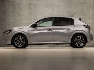 Peugeot 208 Peugeot 208 1.2 PureTech Allure Deluxe (VIRTUAL COCKPIT, APPLE CARPLAY, GROOT NAVI, 360 CAMERA, LEDER, SPORTSTOELEN, GETINT GLAS, LM VELGEN, CRUISE, KEYLESS, NIEUWE APK, NIEUWSTAAT) - afbeelding nr 2