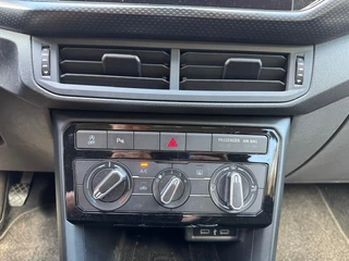 Volkswagen T-Cross Volkswagen T-Cross 1.0 TSI Life Airco/Lichtmetalen velgen/Navi/Apple Carplay - afbeelding nr 26