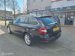 Škoda Octavia SKODA OCTAVIA COMBI 1.0 TSI GREENTECH BUSINESS / Leer / Virtual Cockpit / - afbeelding nr 8