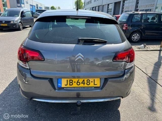 Citroën C4 Citroen C4 1.2 PureTech Feel 5 deurs  Navigatie , parkeerhulp voor en achter , Bleutooth , Climate - & Cruise controle , Trekhaak  1500kg trekgewicht .  1e eigenaar - afbeelding nr 4