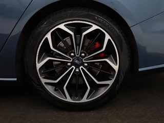 Ford Focus Ford Focus 1.0 EcoBoost ST Line X | Panoramadak |  Stoel & stuurverwarming | Adaptive cruise | Camera | Carplay | Full LED | Trekhaak | Climate control | Navigatie - afbeelding nr 37