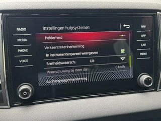 Škoda Karoq Skoda Karoq 1.5 TSI Sportline Automaat | Stoelverwarming | Apple CarPlay | LED verlichting | Trekhaak uitklapbaar | Adaptieve cruise control | Dode hoek detectie | Voorruitverwarming | Parkeersensoren voor en achter | Achteruitrijcamera - afbeelding nr 28