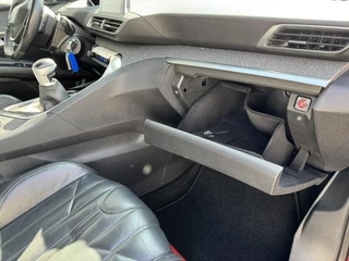 Peugeot 3008 Peugeot 3008 1.2 PureTech Première Cruise control Climate control Apple / Android Carplay Lederen interieur - afbeelding nr 33