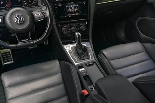 Volkswagen Golf Volkswagen Golf 2.0 TSI 4Motion R Pano Dynaudio Camera Leer - afbeelding nr 44