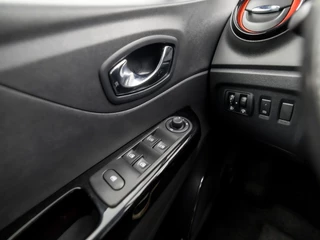 Renault Captur Automaat (NAVIGATIE, CLIMATE, CAMERA, GETINT GLAS, STOELVERWARMING, LEDER, SPORTSTOELEN, PARKEERSENSOREN, CRUISE, NIEUWE APK, NIEUWSTAAT) - afbeelding nr 22